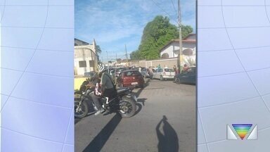 Lorena tem aglomeração e fila por vacina contra Covid-19 - Prefeitura tinha apenas 350 doses disponíveis para o público.
