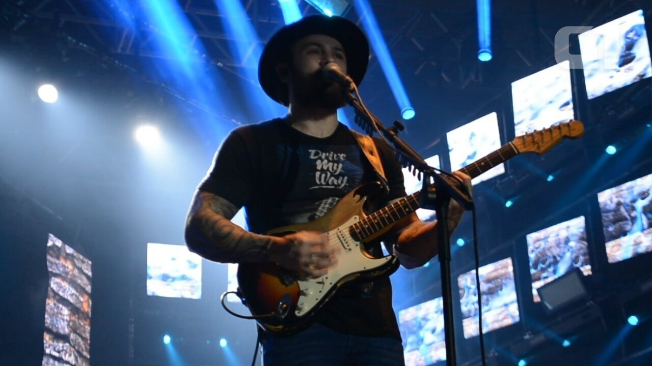 Matheus canta música de Tiago Iorc 'Eu Amei Te Ver'